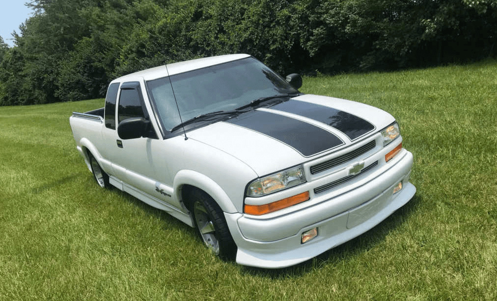 Chevrolet S10 white