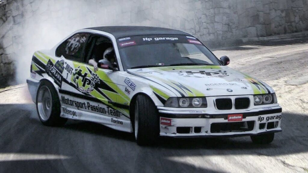 BMW E36 drifting