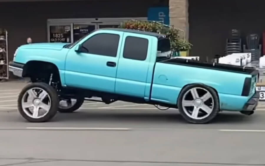 Squat truck Blue