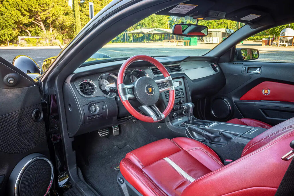Zimmer Mustang GT Golden Coupe Dashboard
