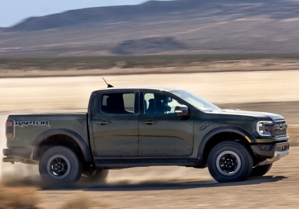 Ford 2024 Ranger Raptor in desert